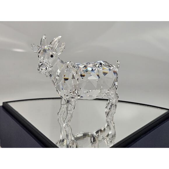 Swarovski Crystal Goat #9100 w/ Original Box - Picture 2 of 12